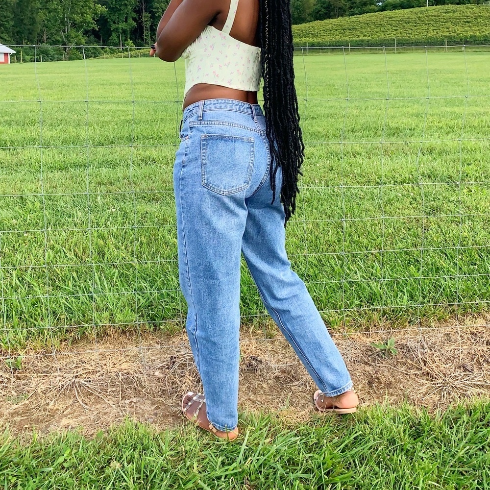 PrettyLittleThing Mom Jeans - Picture 2 of 6